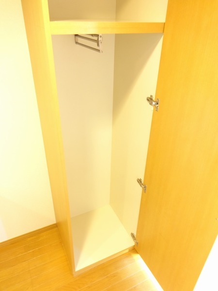 ルーブル新宿西落合伍番館504号室 収納