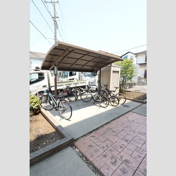 ルミエール202号室 駐輪場