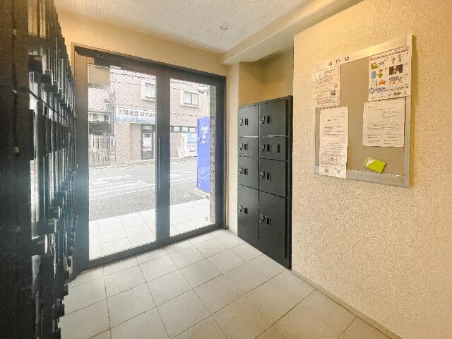 ラクラス菊名4階 エントランス