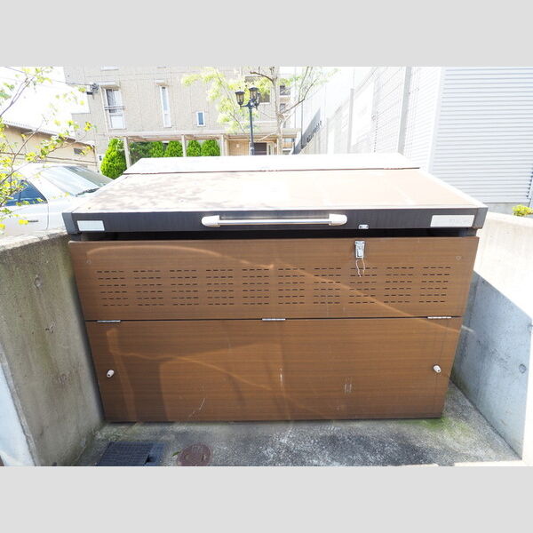 スタイラクスハウス305号室 敷地内ごみ置き場