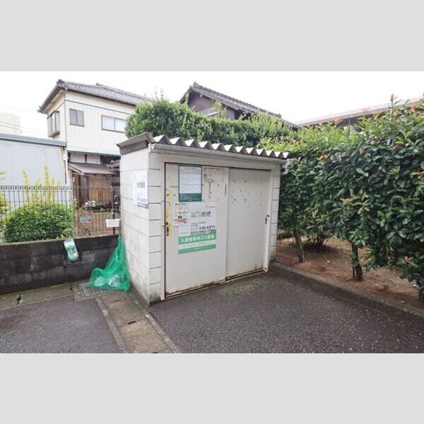 アリュール　B ゴミ置き場