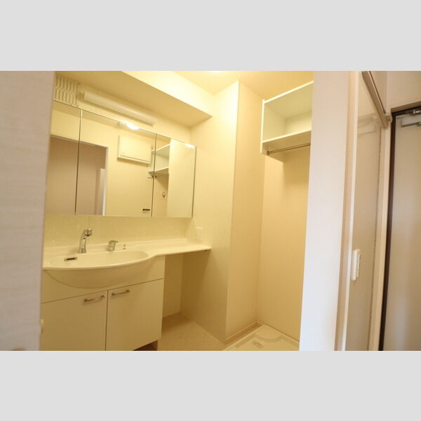 コリーヌオッツ302号室 洗面所