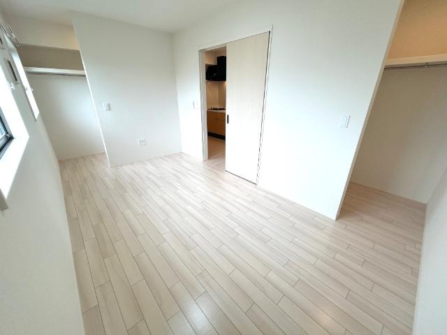 Ｓｍｉｌｅ　ｖｉｌｌａ（スマイル　ヴィラ）202号室 洋室