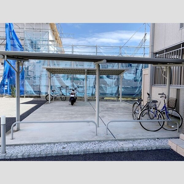 リベラマーロⅡ 駐輪場には屋根があります!