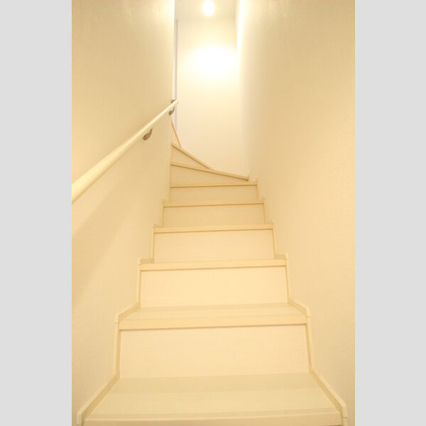 Hogar Ca'lido201号室 201号室　玄関階段