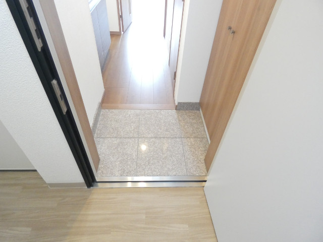 IL MEZZO DI TOKYO，UNO 玄関