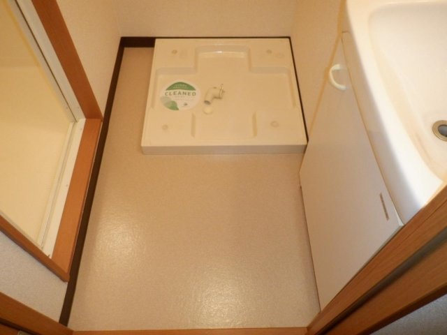 指扇駅前プラザ 室内洗濯機置場