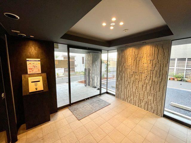 レジディア上落合 エントランス