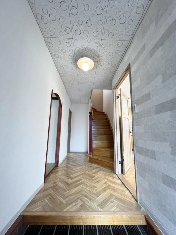 成田市モダンスタイルデザイナーズリノベ戸建 玄関