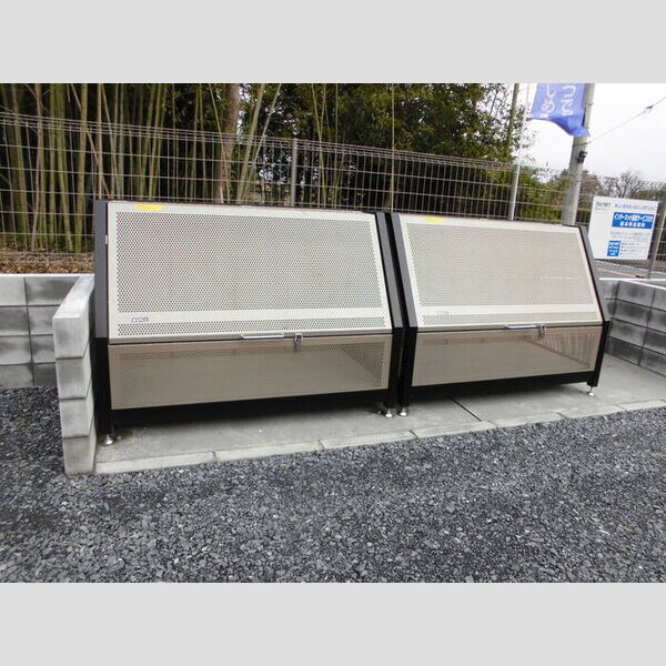 サザンハート吉岡　A棟 ゴミストッカ-