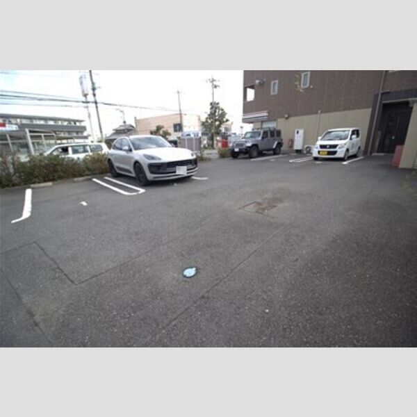 サンクレージュⅡ 駐車場