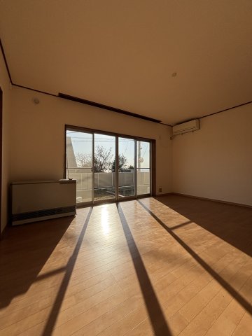 片瀬山戸建0001号室 リビング