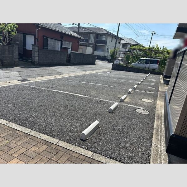 エトワール　B101号室 駐車場