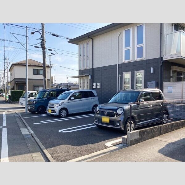 シャルマンセゾン 駐車場