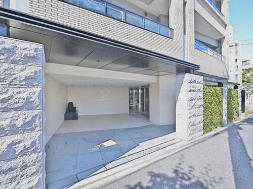 ライオンズ上井草レジデンス エントランス　※2021年3月の写真