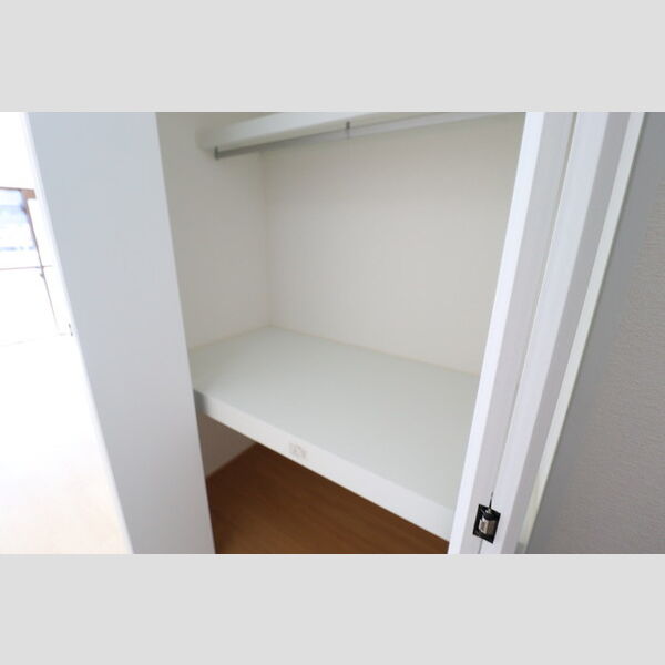エスポワール八千代103号室 廊下収納
