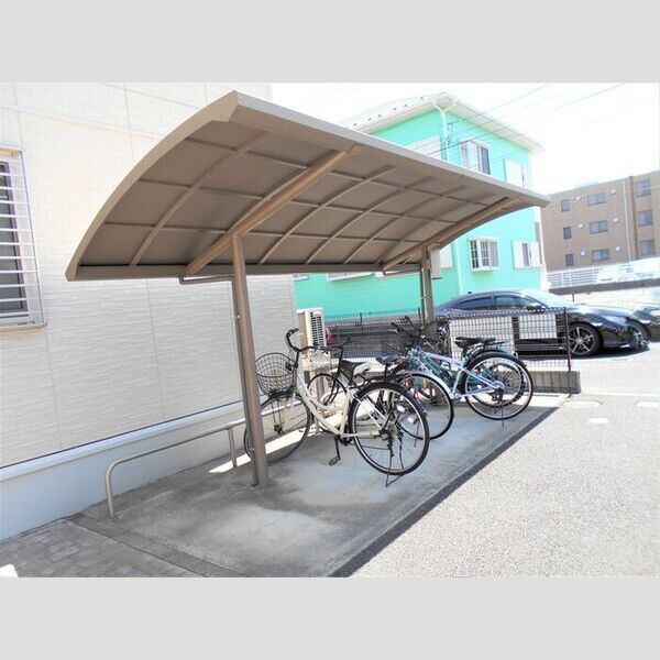 レセンテ南越谷 駐輪場