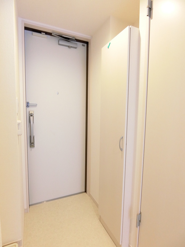 リブリ・クレスト川崎 玄関