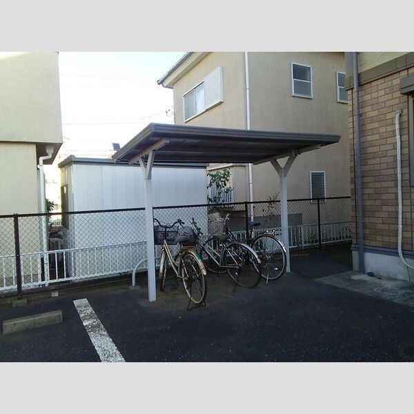 ブランドール 駐輪場