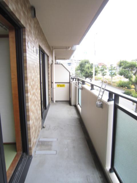 ヴィオレ湘南 南東向きのバルコニーです。