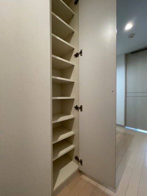 ガーラ・ステーション新宿御苑前6階 収納