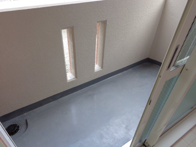 オネスティ桜ヶ丘103号室 バルコニー