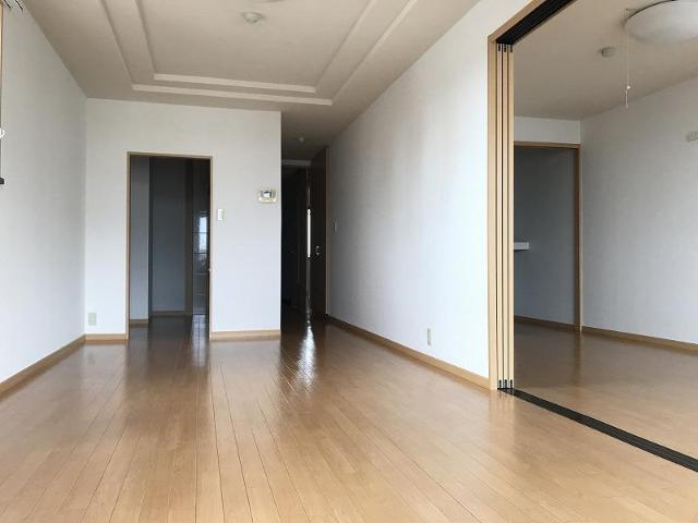 ルミナス砂川七番 リビング