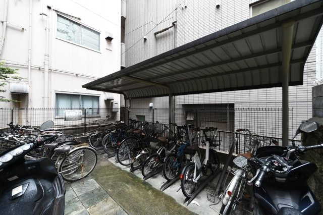 ステージファースト恵比寿302号室 駐輪場