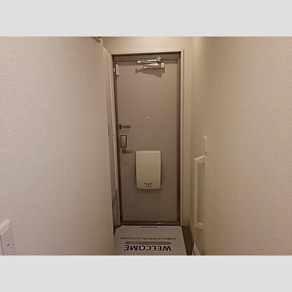 サニーウェル　B 玄関