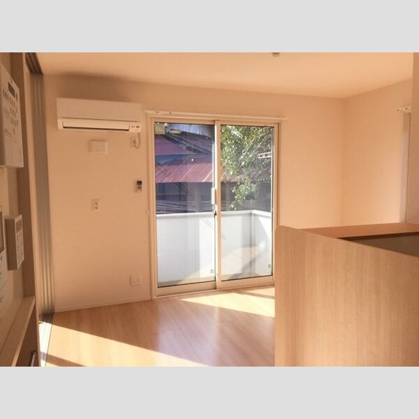 フローラ101号室 LDK