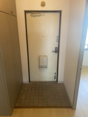 サニークレスト港南 玄関