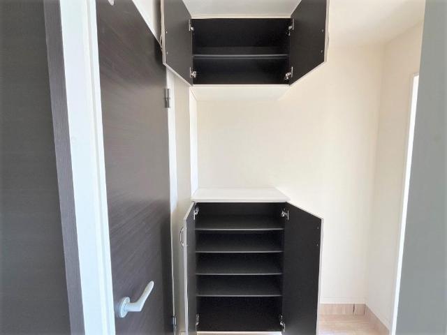 フレーヴ　カネヨシＡ棟 下駄箱