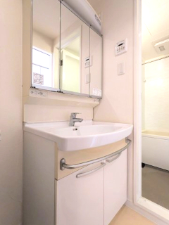 ガーデン板橋氷川町1316号室 洗面