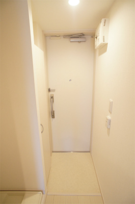 リブリ・クローリス長津田1階 玄関