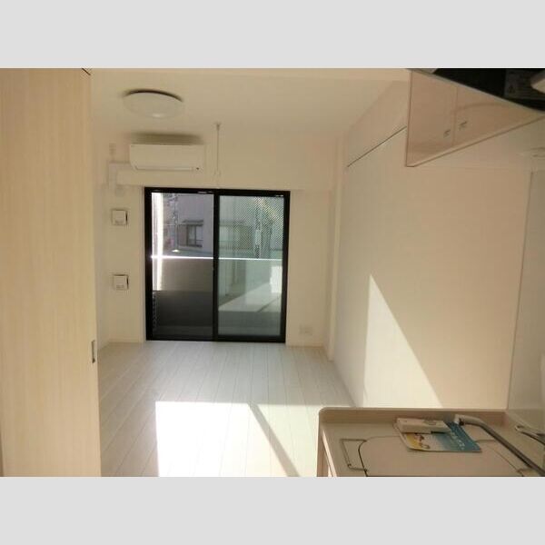 S-RESIDENCE東日暮里702号室 リビング