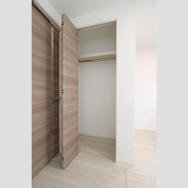 ルリアン元町103号室 ★クローゼット★