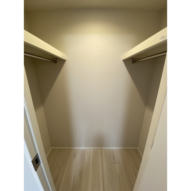 Ｌａ　Ｐｅｒｌａ　ＪｉｙｕｇａｏｋａⅡ004号室 洋室4帖WIC　2026年1月撮影