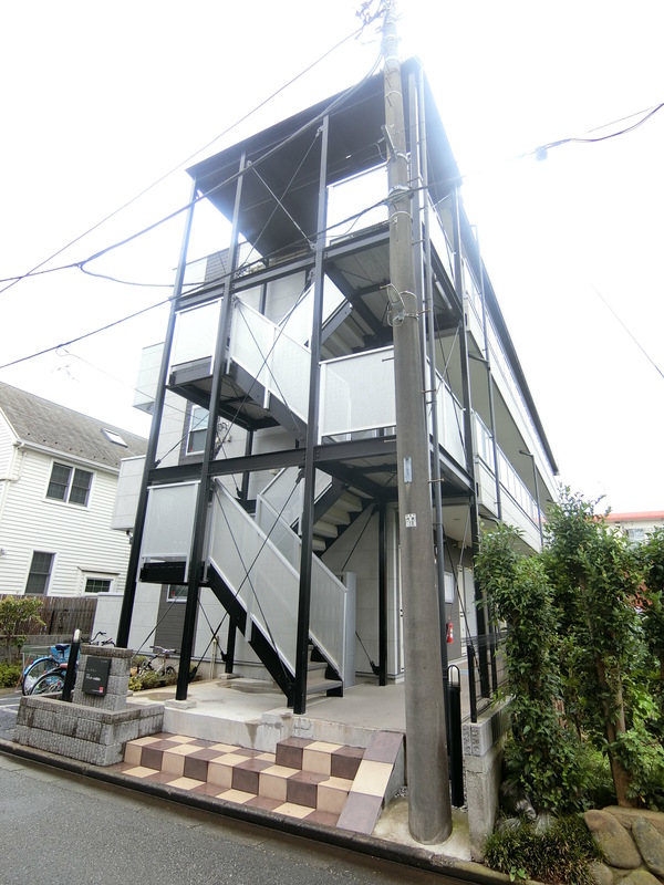 リブリ・ブランドール湘南台3階 外観