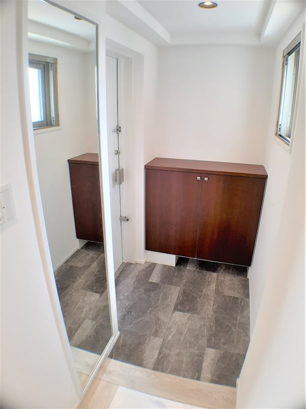 レジディア中延14階 玄関