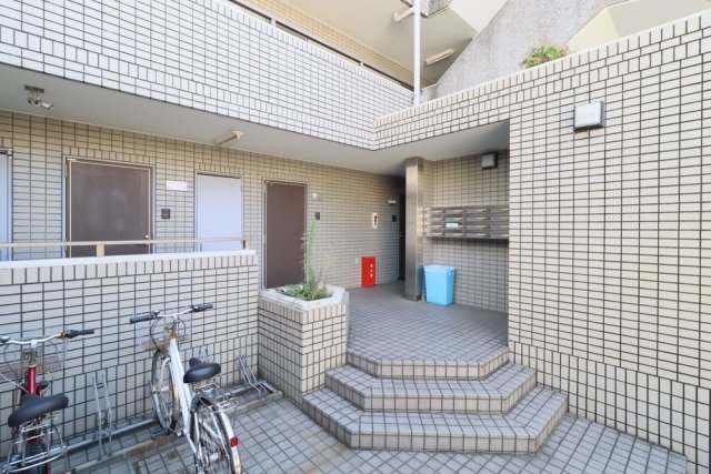 大成ルームズ1階 エントランス