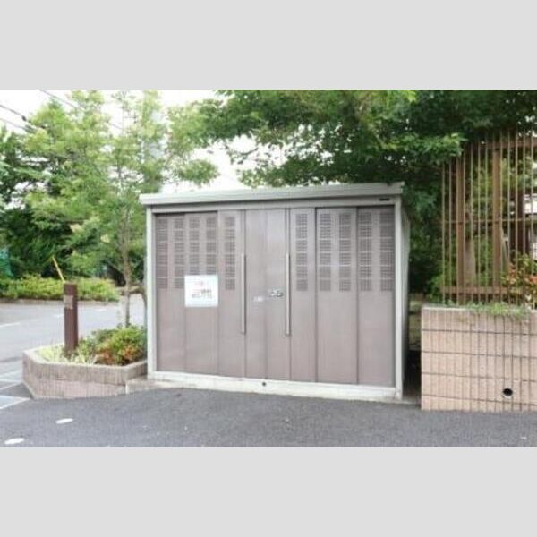 フラッツ酒井根　Ⅰ号棟103号室 敷地内ごみ置場