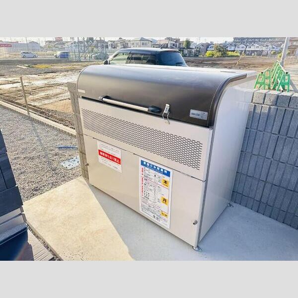 plume101号室 ゴミストッカー