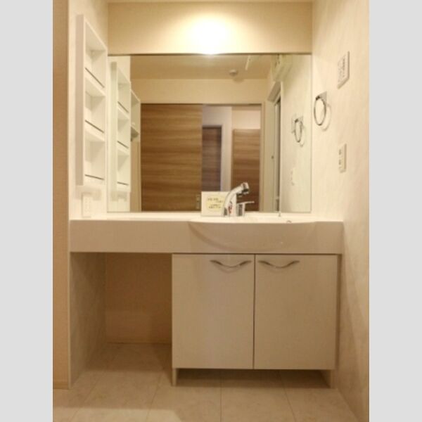 リノアイーナ305号室 洗髪洗面化粧台