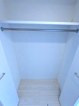 ケイディーエックスレジデンス原木中山0707号室 収納