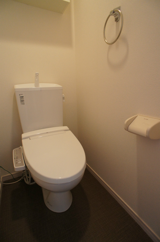 リブリ・市ノ坪2階 トイレ