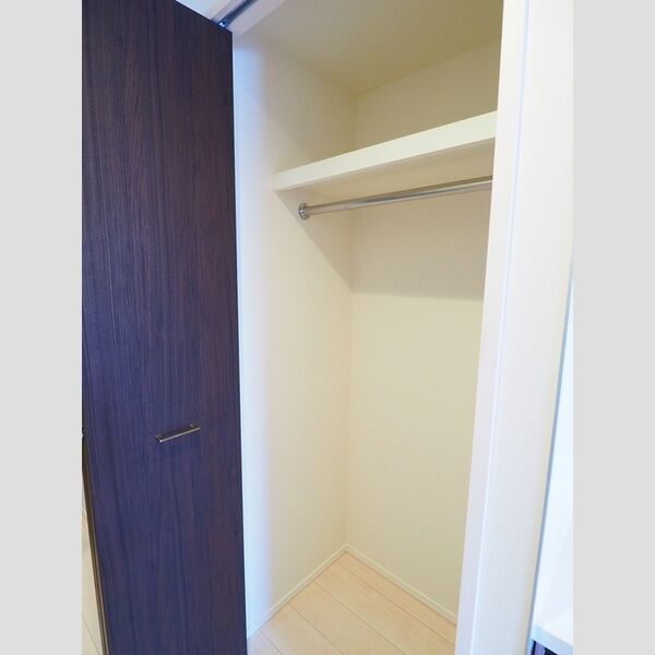 ロイジェントパークス千葉中央1406号室 クローゼット