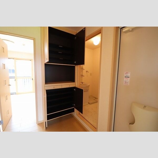 グランメール桜町　C シューズボックス