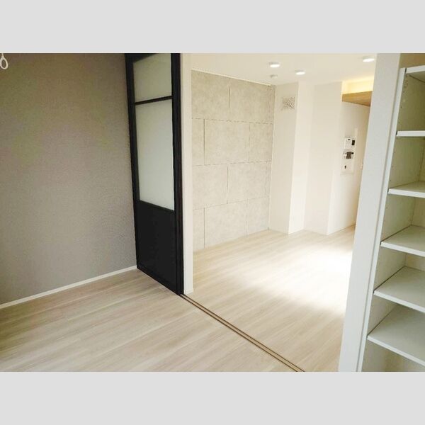 セレスティア興野303号室 洋室