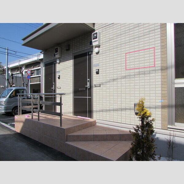 クレエ102号室 エントランス