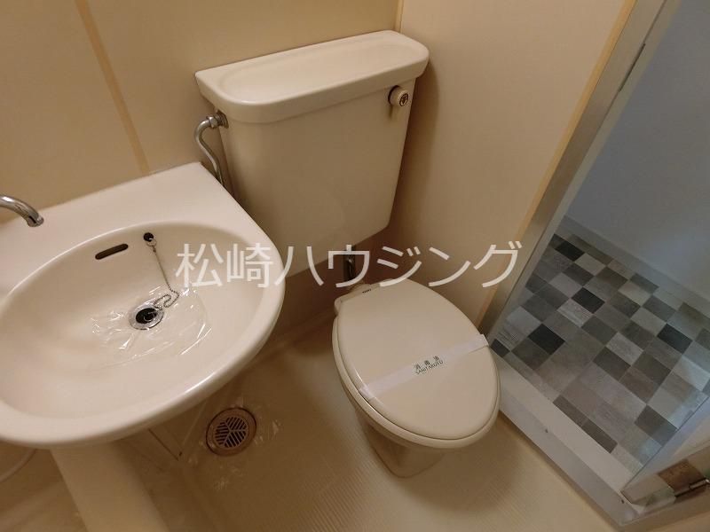 シャイニング小島 トイレ